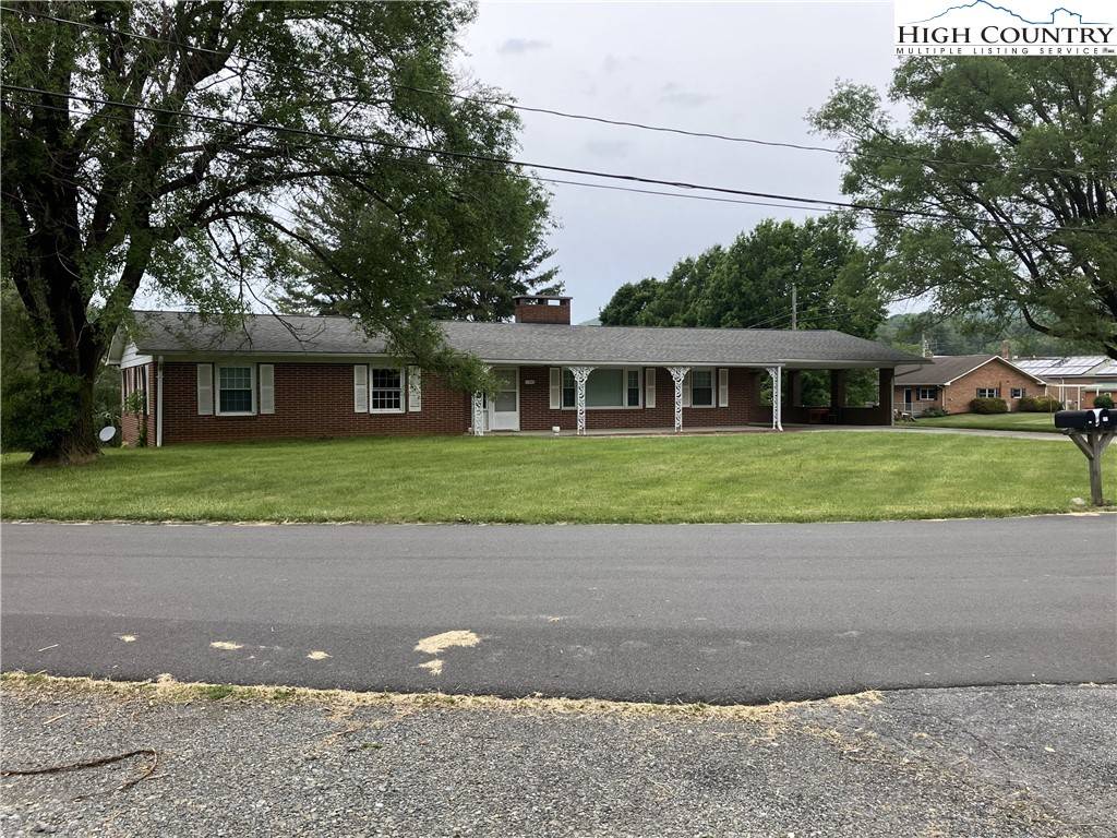 Sparta, NC 28675,94 Kemp ST