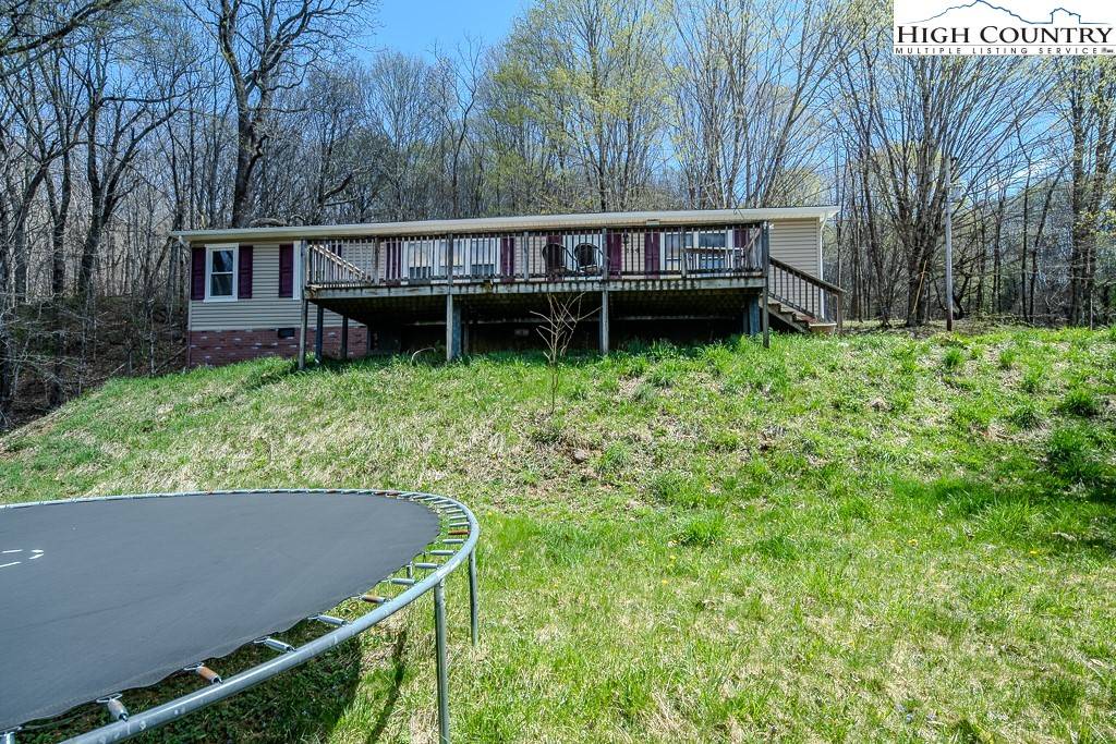 Newland, NC 28657,154 Hump Back LN