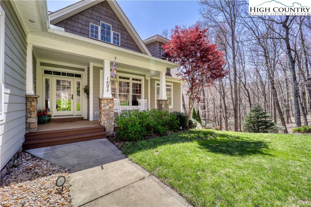 West Jefferson, NC 28694,142 Fairway Oaks DR