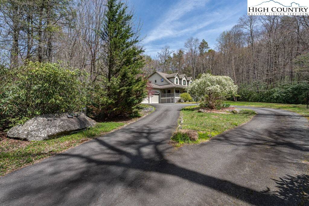 Linville, NC 28605,163 Old Hickory LN