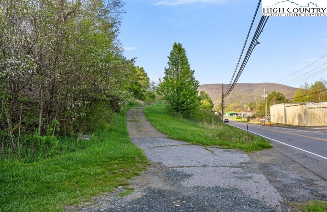 West Jefferson, NC 28694,116 Beaver Creek School RD