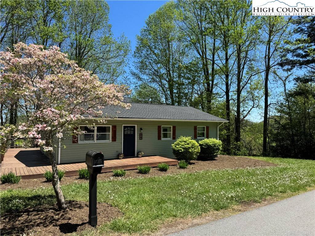 West Jefferson, NC 28694,506 Greenbriar DR