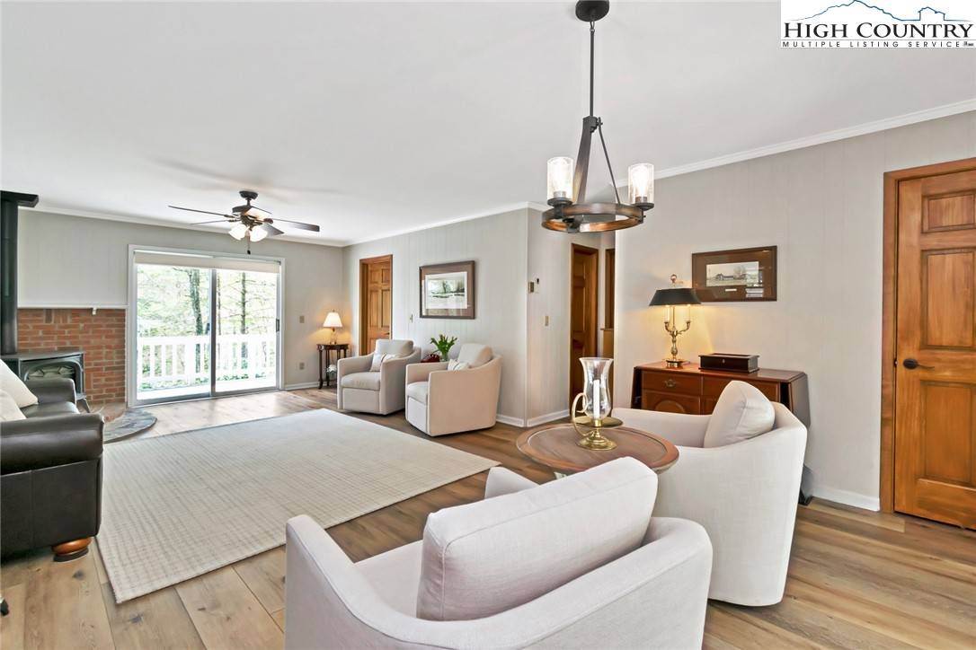 Newland, NC 28657,91 Red Oak
