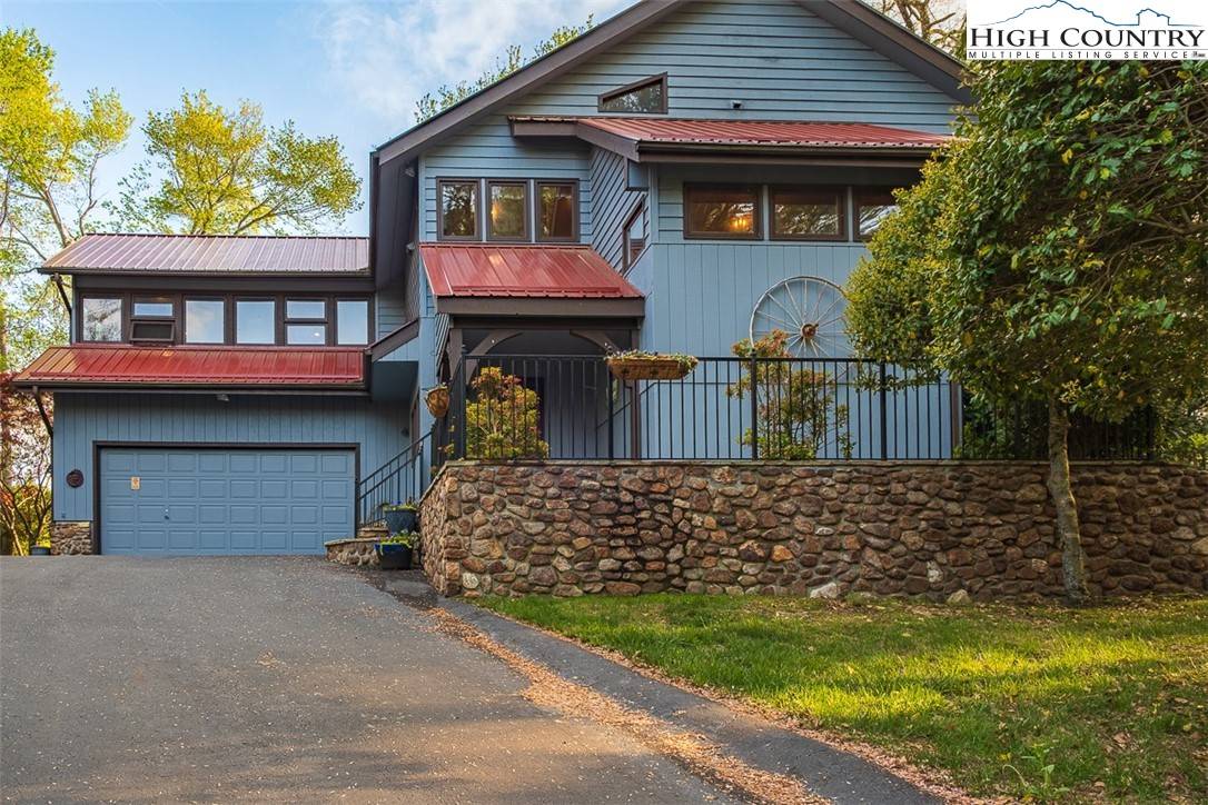 Roaring Gap, NC 28627,249 Red Bird LN