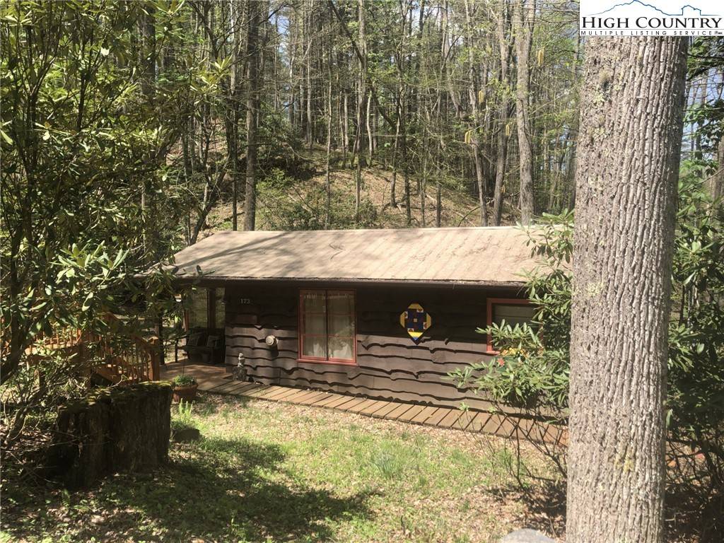 West Jefferson, NC 28694,173 Woodstock DR