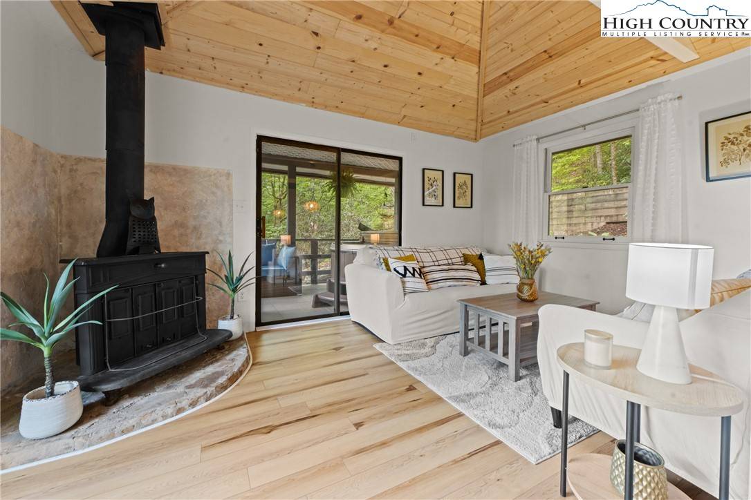Banner Elk, NC 28604,252 Hemlock RD