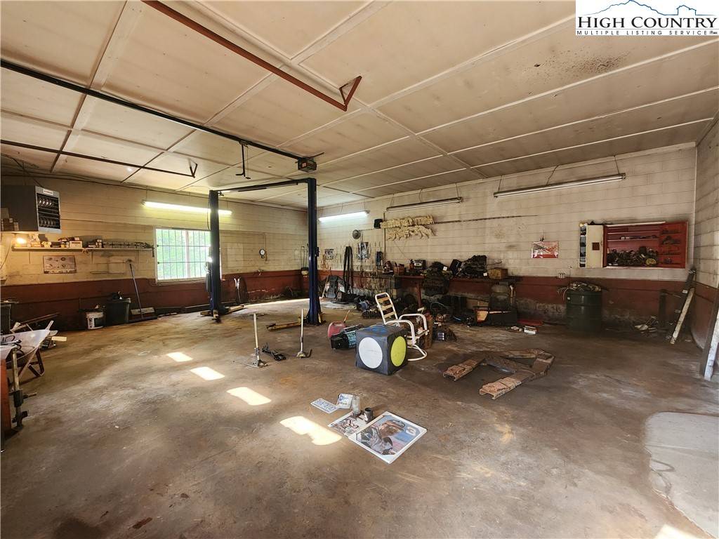Jefferson, NC 28640,2535 US Hwy 221 N