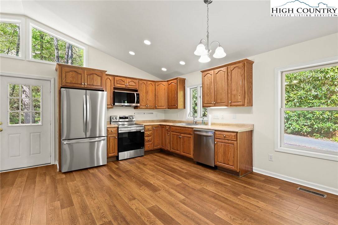 Newland, NC 28657,144 Jack Pine LOOP