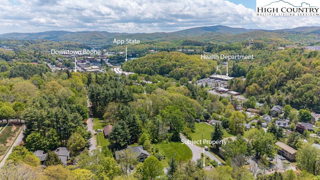 Boone, NC 28607,881 Queen ST