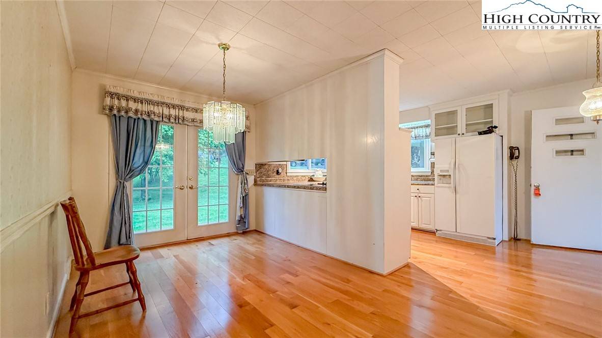 West Jefferson, NC 28694,147 Forest Hill DR