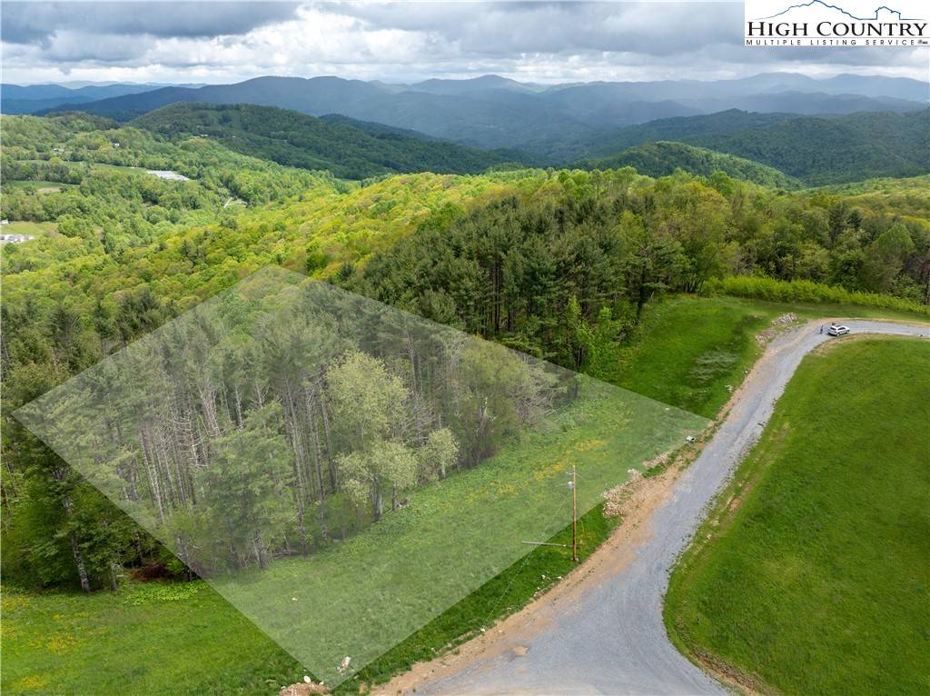 Elk Park, NC 28622,WR53 Clouds Rest DR