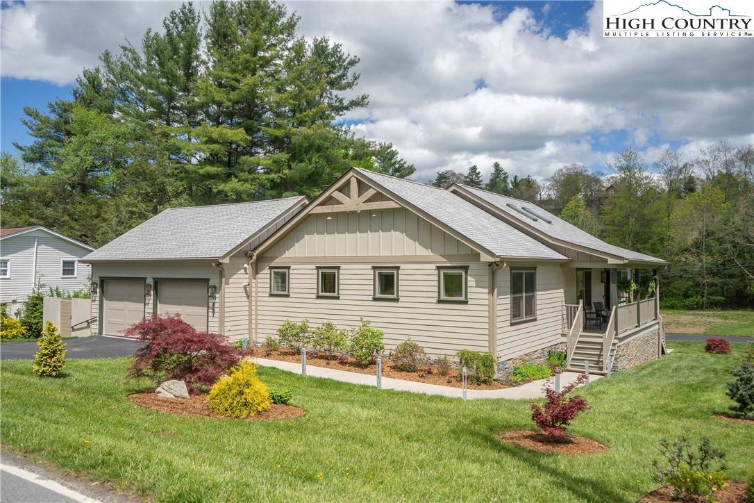 Blowing Rock, NC 28605,667 Ransom ST