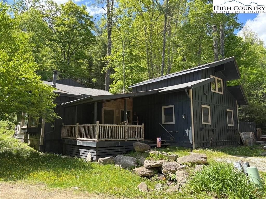 Newland, NC 28657,257 River RD