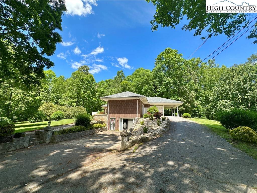 Lenoir, NC 28645,2866 Old Morganton RD