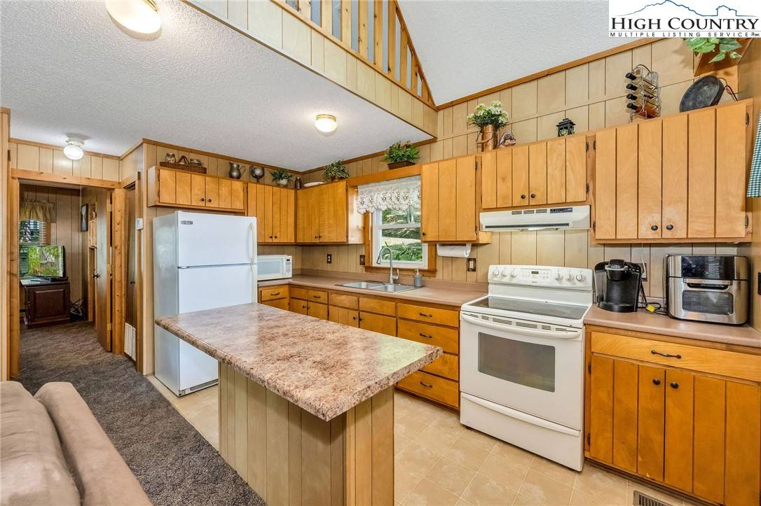 Fleetwood, NC 28626,248 Acorn TRL