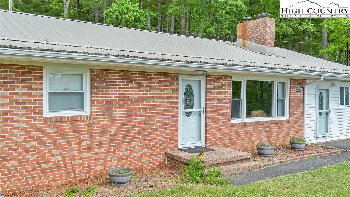 West Jefferson, NC 28694,977 Buck Mountain CIR