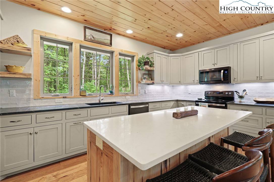 Boone, NC 28607,199 Truffle TRL