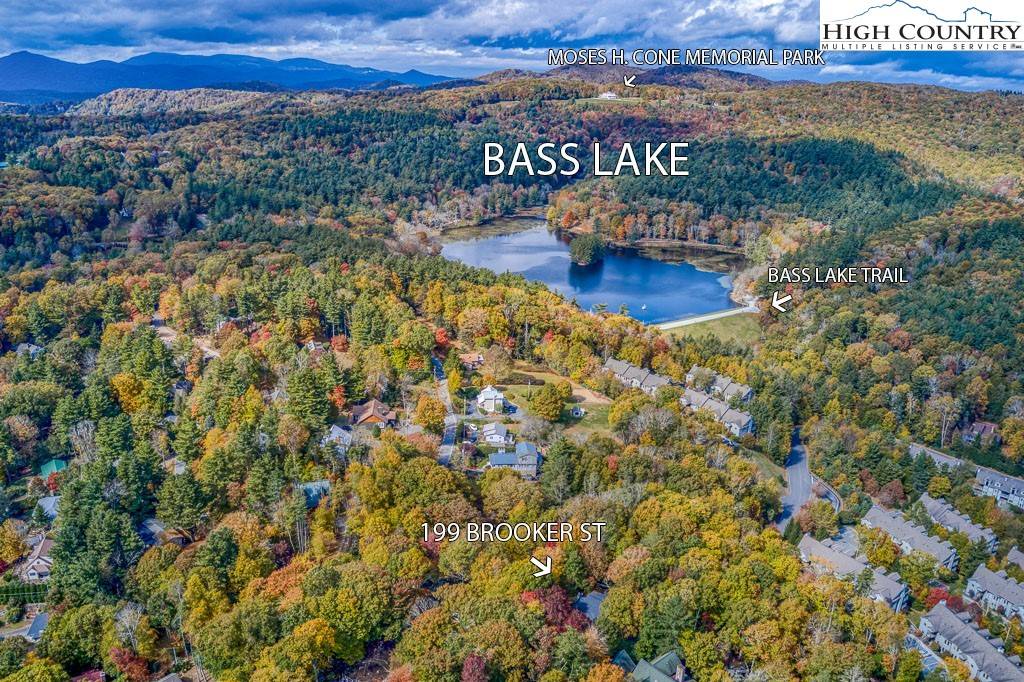 Blowing Rock, NC 28605,199 Brooker ST