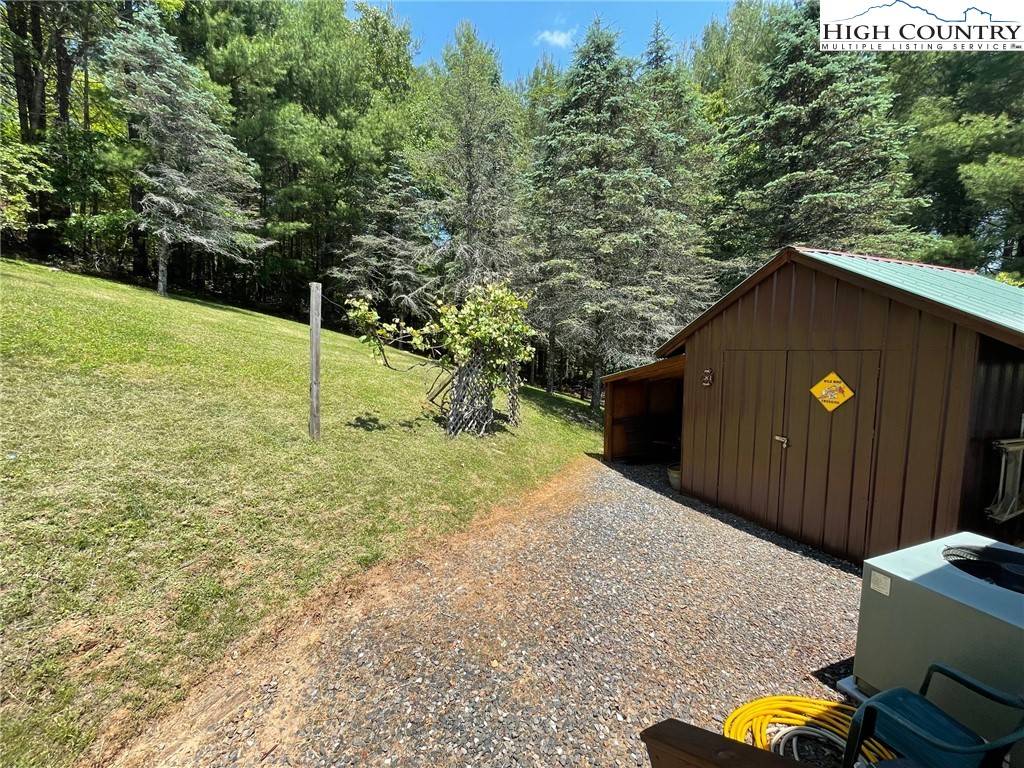 West Jefferson, NC 28694,174 Greentree LN