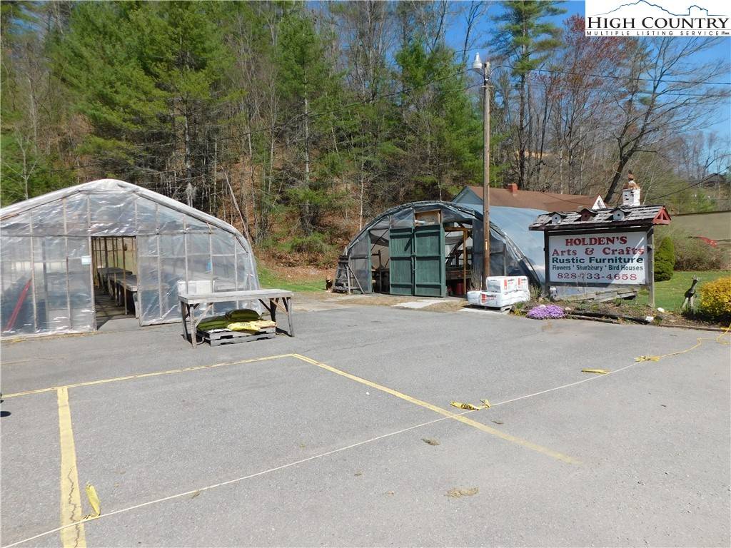 Newland, NC 28657,4294 Linville Falls HWY