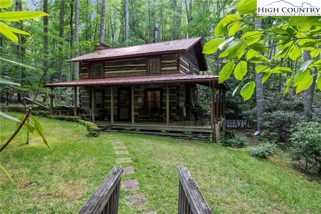 West Jefferson, NC 28694,189 Woodstock DR
