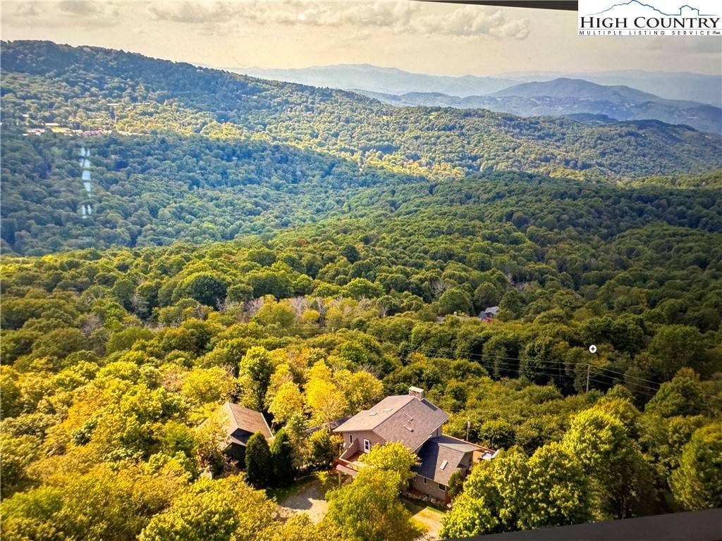 Beech Mountain, NC 28604,200 Summit Lodge RD