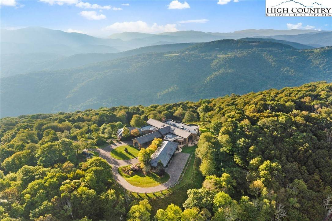 Linville, NC 28646,600 Stonehedge CT