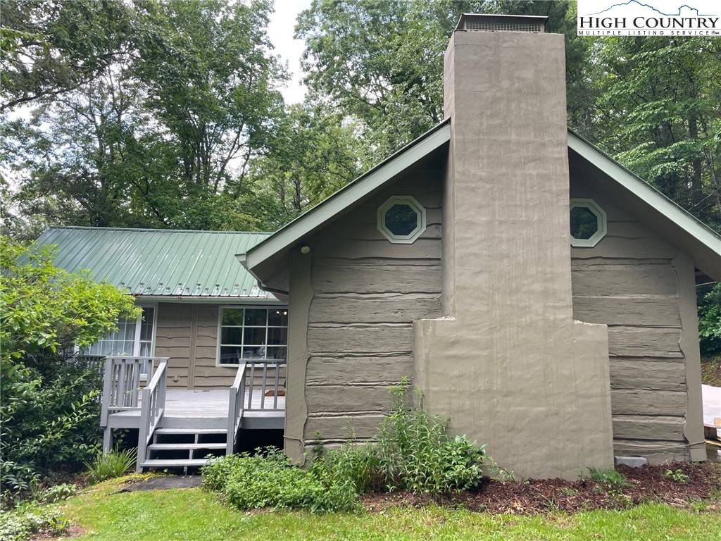 Boone, NC 28607,217 Holiday Hills RD