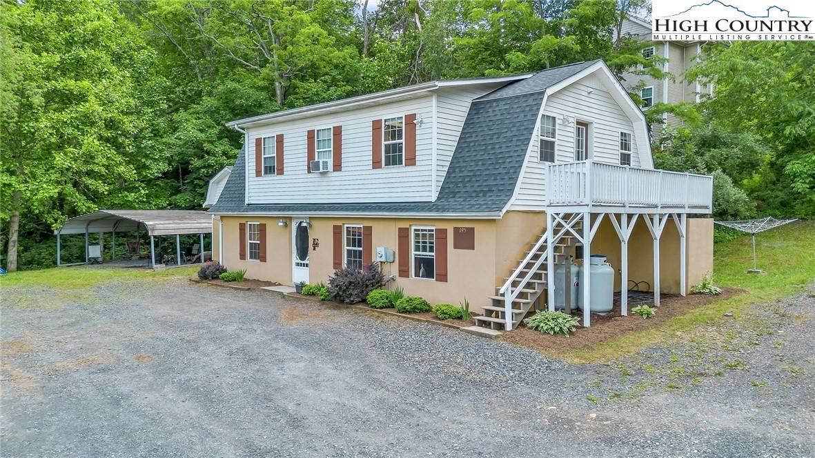 Jefferson, NC 28640,195 Trinity LN