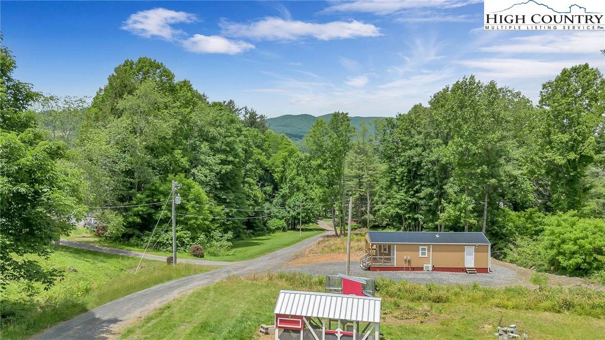 Jefferson, NC 28640,195 Trinity LN