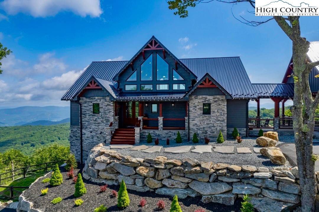 Beech Mountain, NC 28604,300 Pinnacle Ridge RD