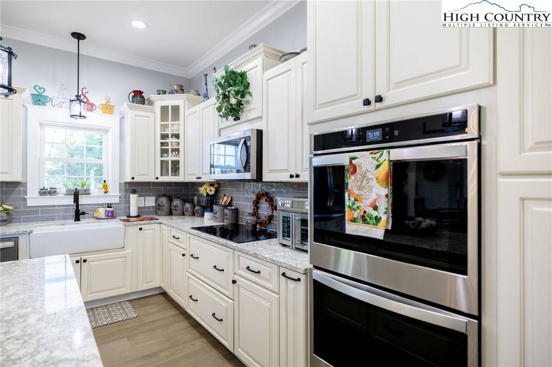 Jefferson, NC 28640,461 Chestnut Ridge DR