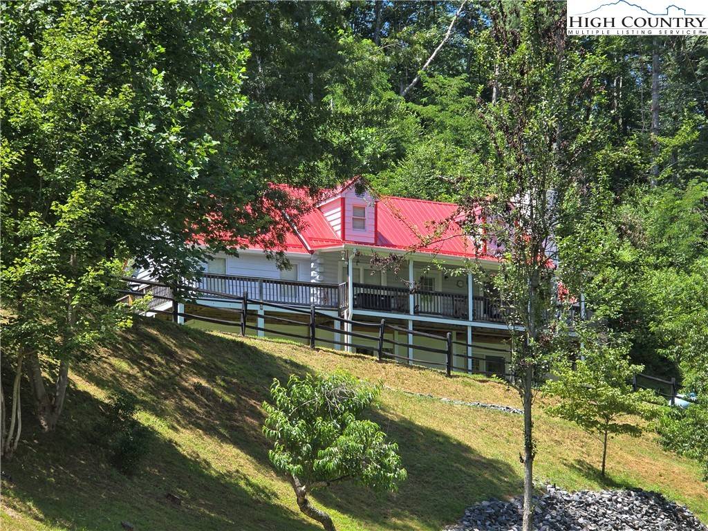 Crumpler, NC 28617,283 Deer Ridge RD