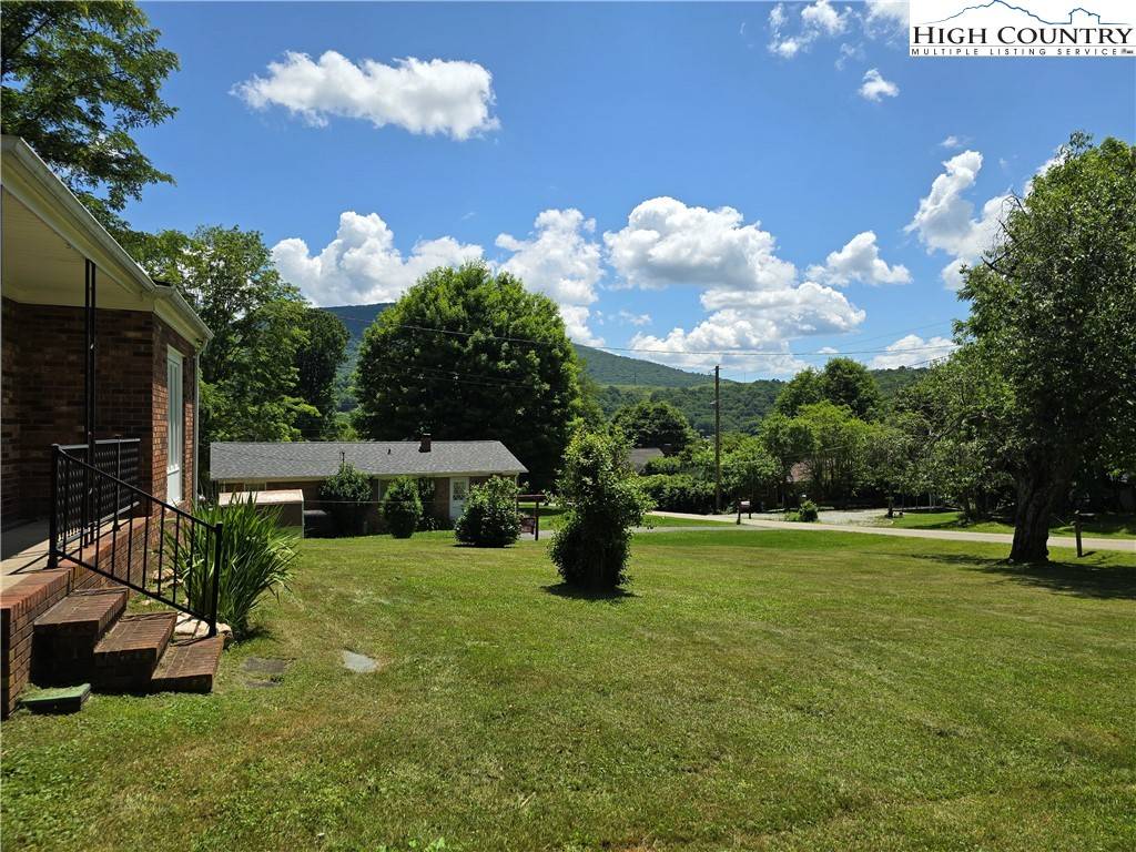 West Jefferson, NC 28694,401 W Fourth ST