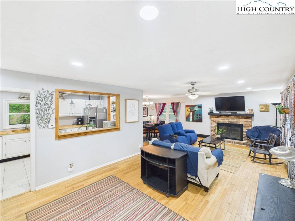 Boone, NC 28607,601 Dogwood RD