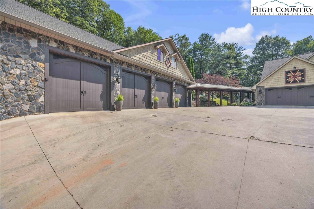 Jefferson, NC 28640,1624 Frank Dillard RD