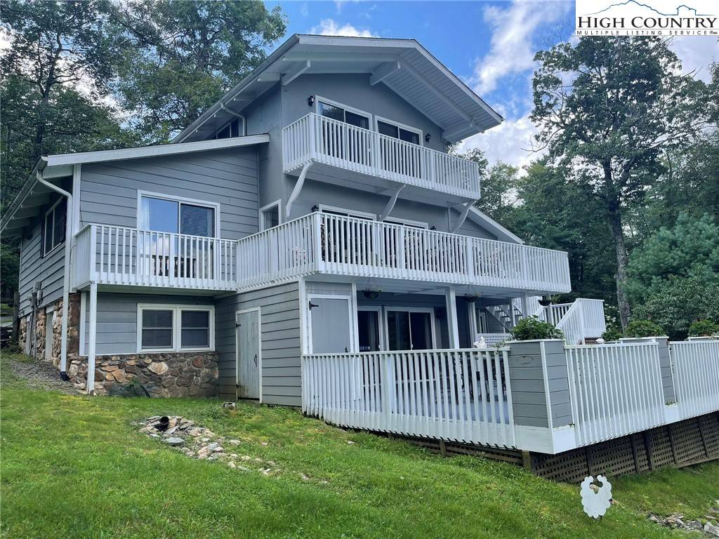 Roaring Gap, NC 28668,638 Ridge RD