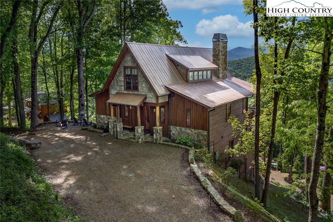 Banner Elk, NC 28604,95 Autumn Blaze CT
