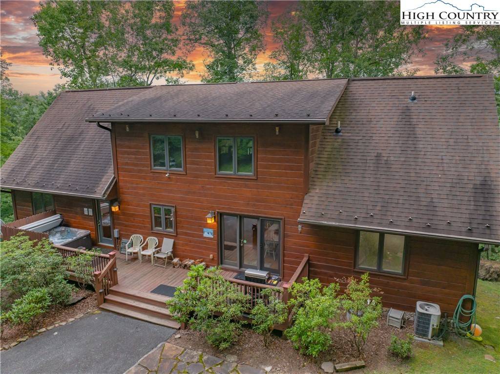 Boone, NC 28607,1821 Twin Rivers DR