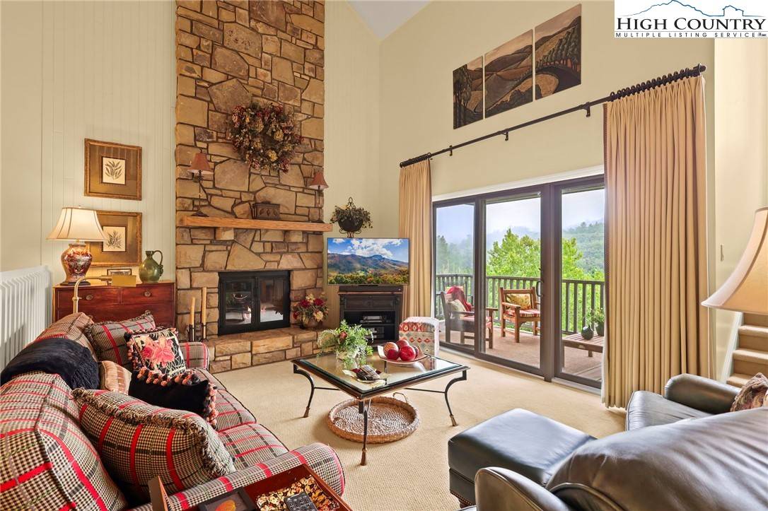 Blowing Rock, NC 28605,461 Waterside DR #4