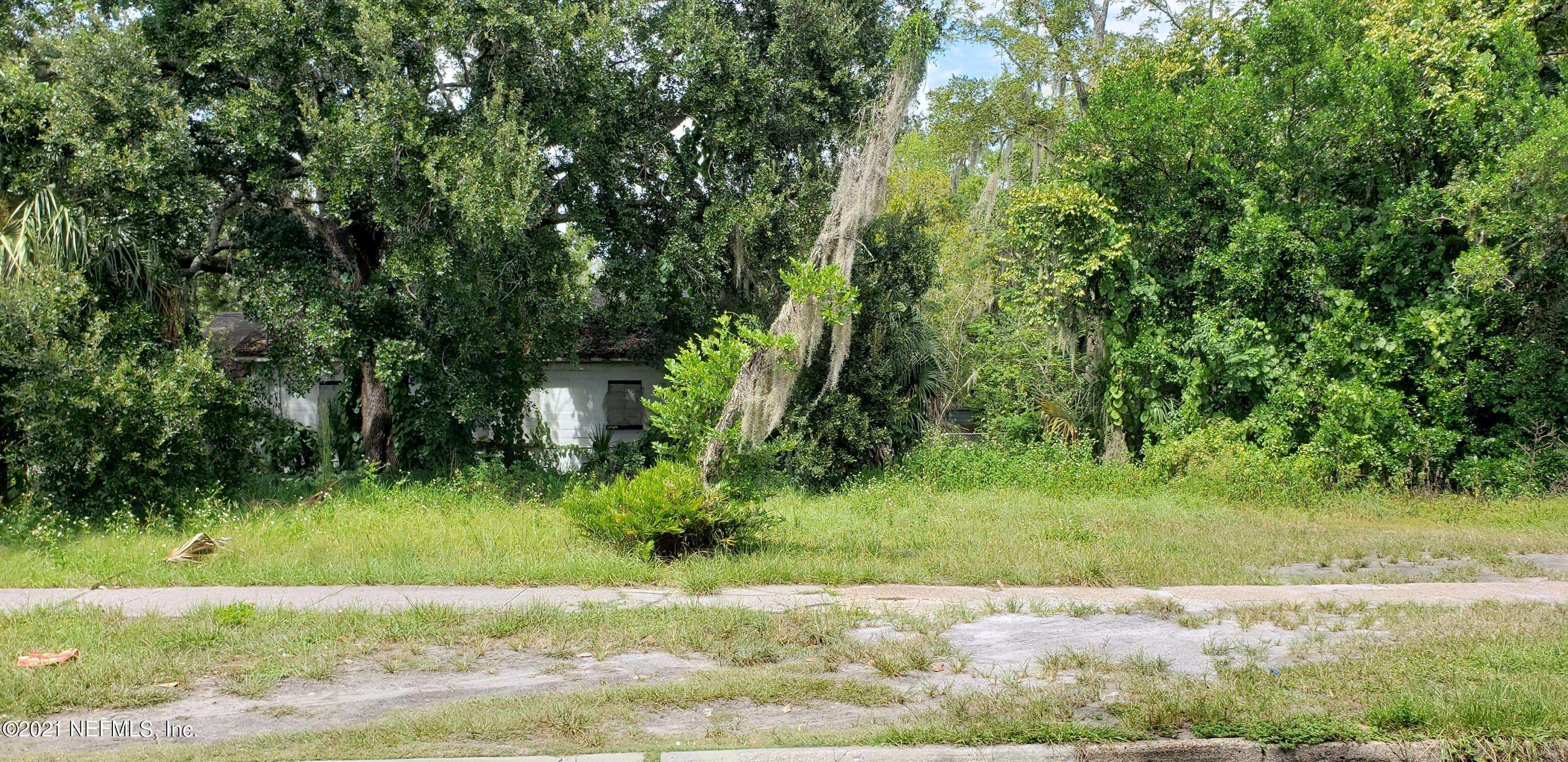 Palatka, FL 32177,722 OLIVE ST