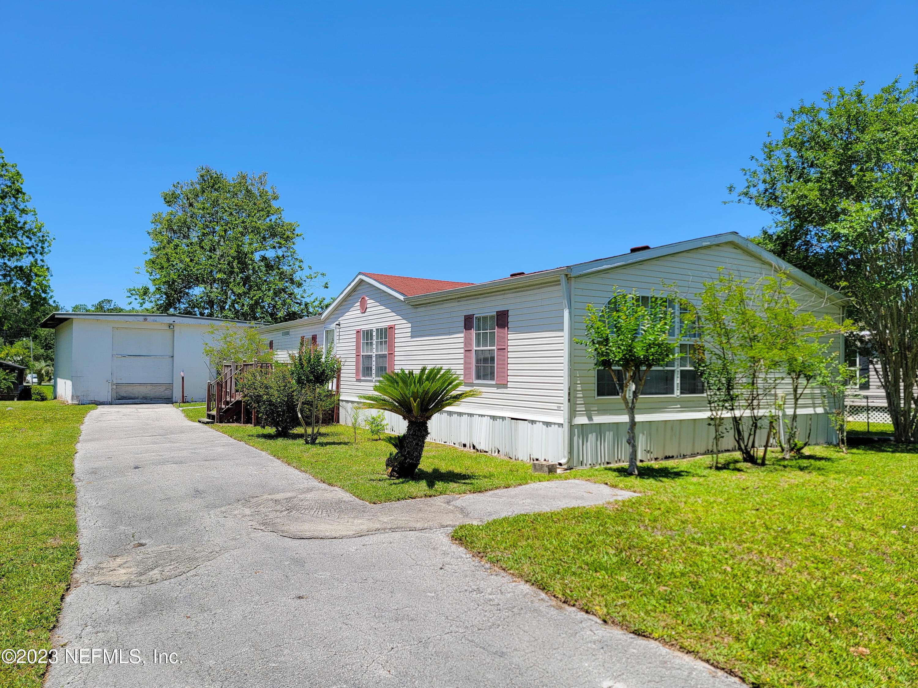 Satsuma, FL 32189,137 WATERSIDE AVE