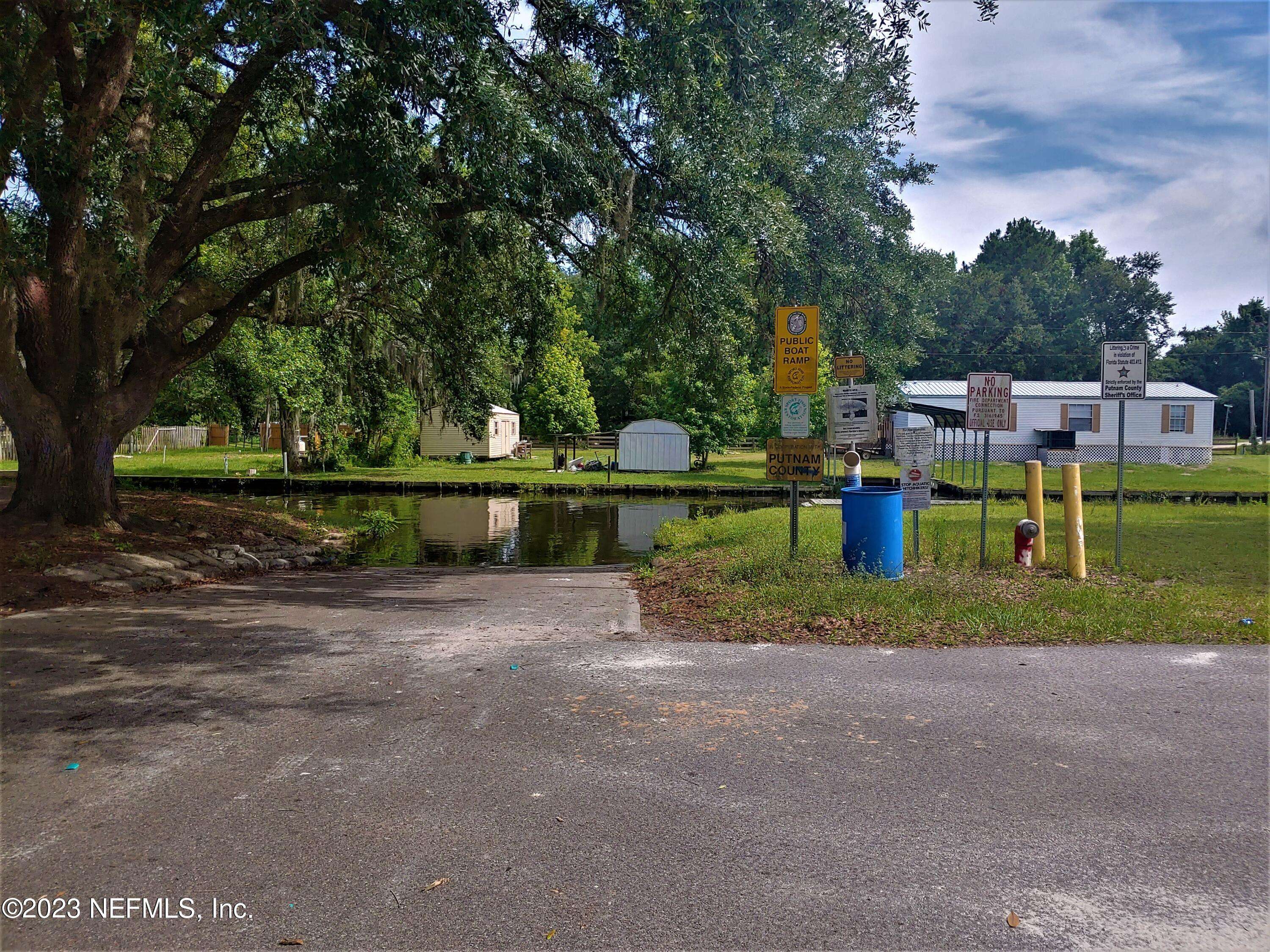 Palatka, FL 32177,109 LOBSTER PL