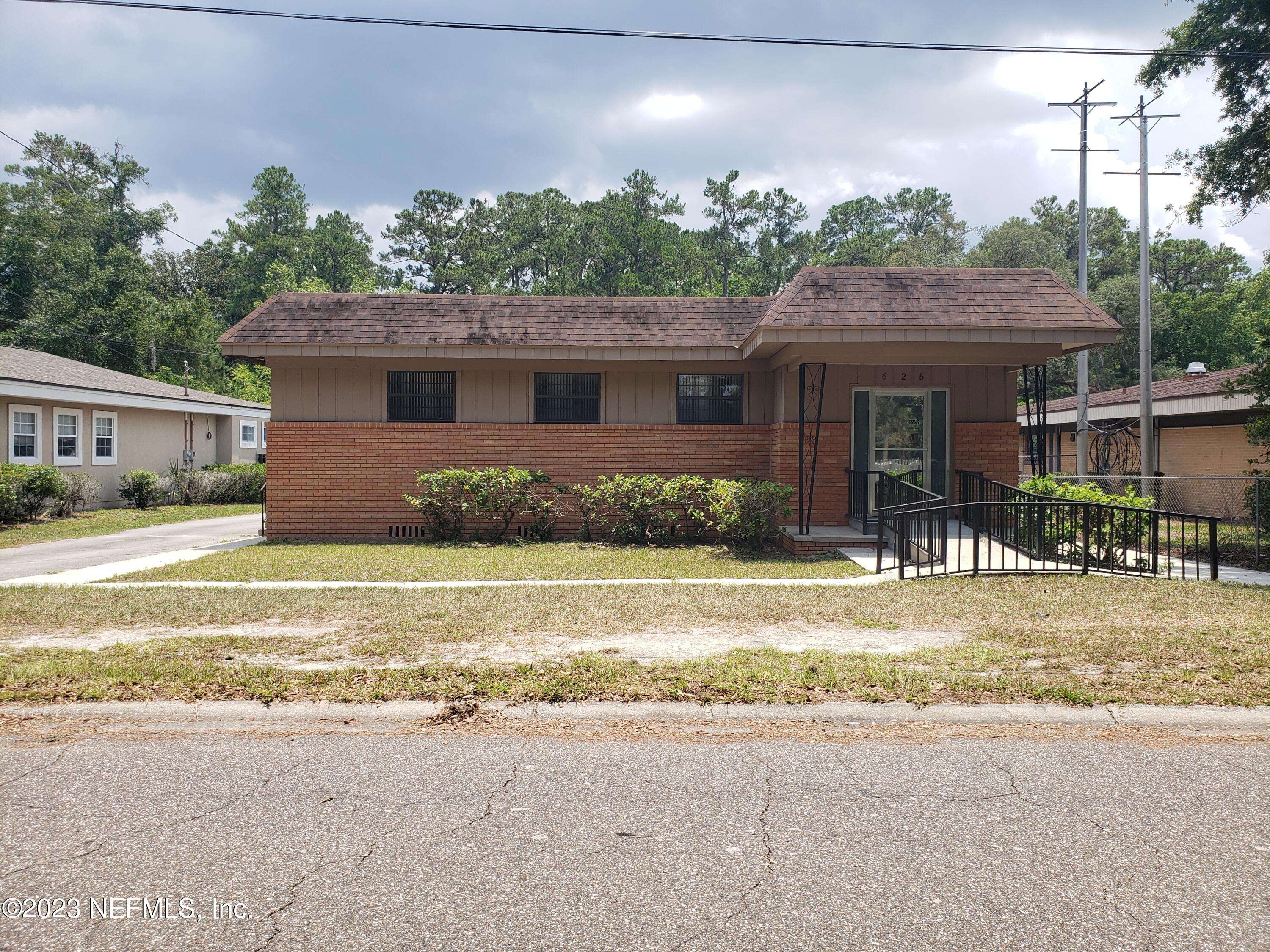 Green Cove Springs, FL 32043,625 OAK ST