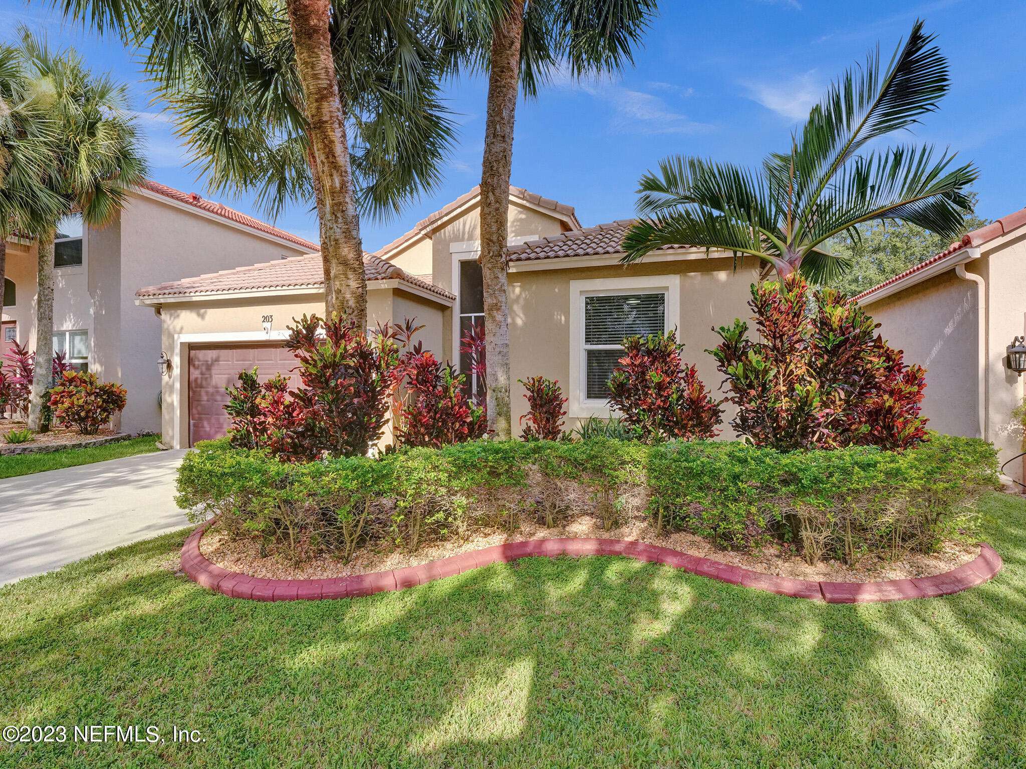 Royal Palm Beach, FL 33411,203 SEMINOLE LAKES DR