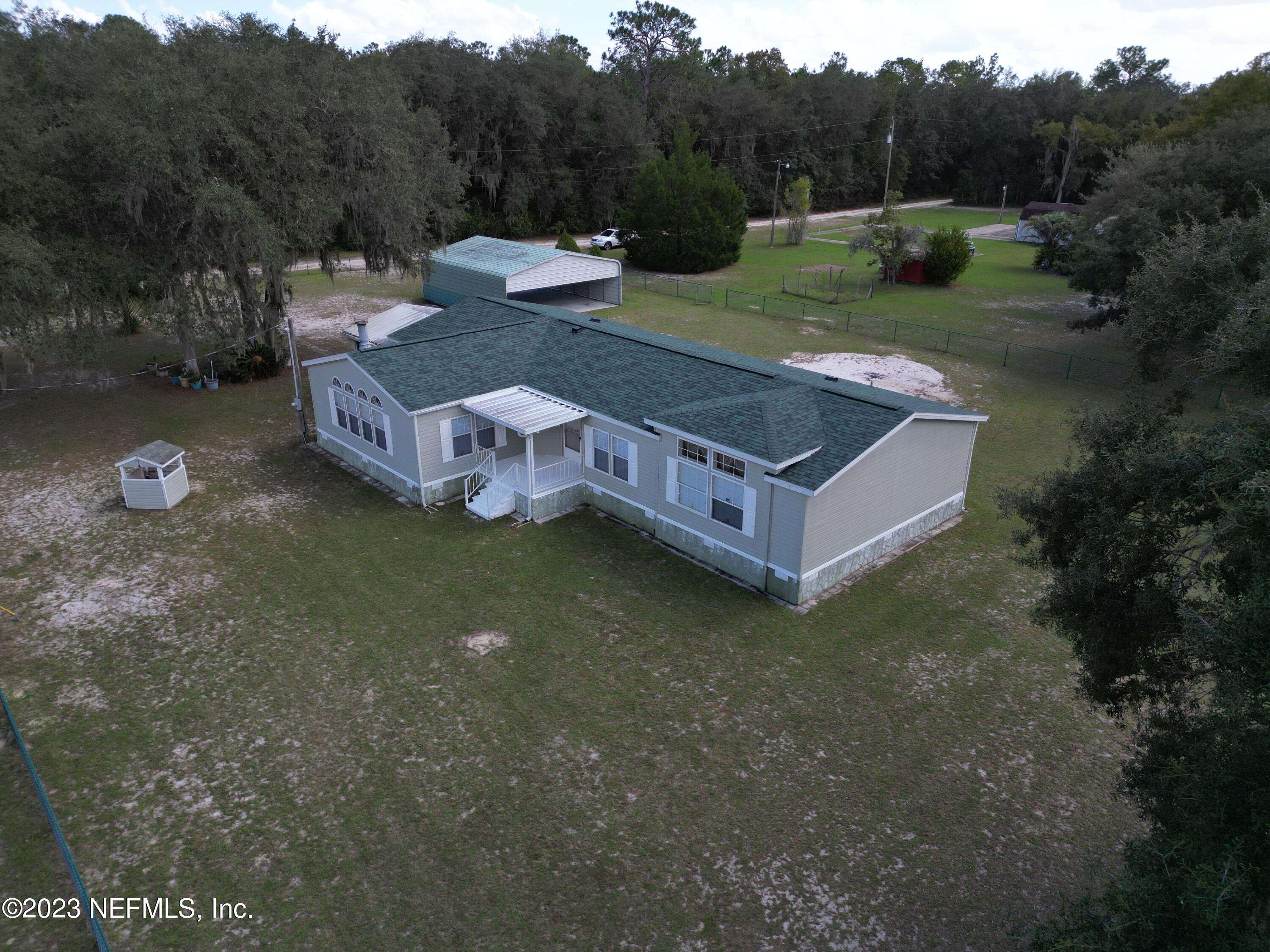 Interlachen, FL 32148,155 POPLAR DR
