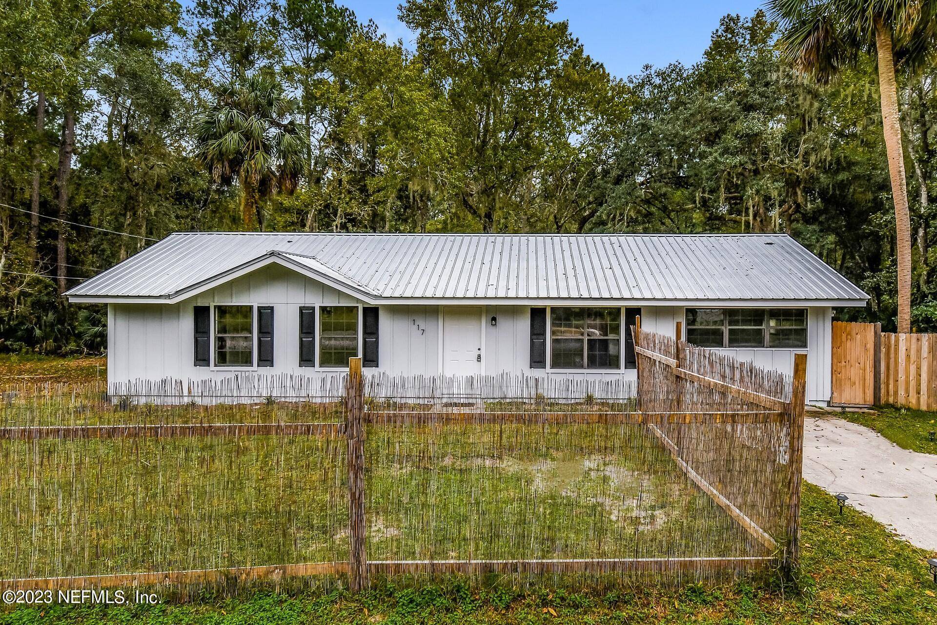 San Mateo, FL 32187,117 BROWNS RD