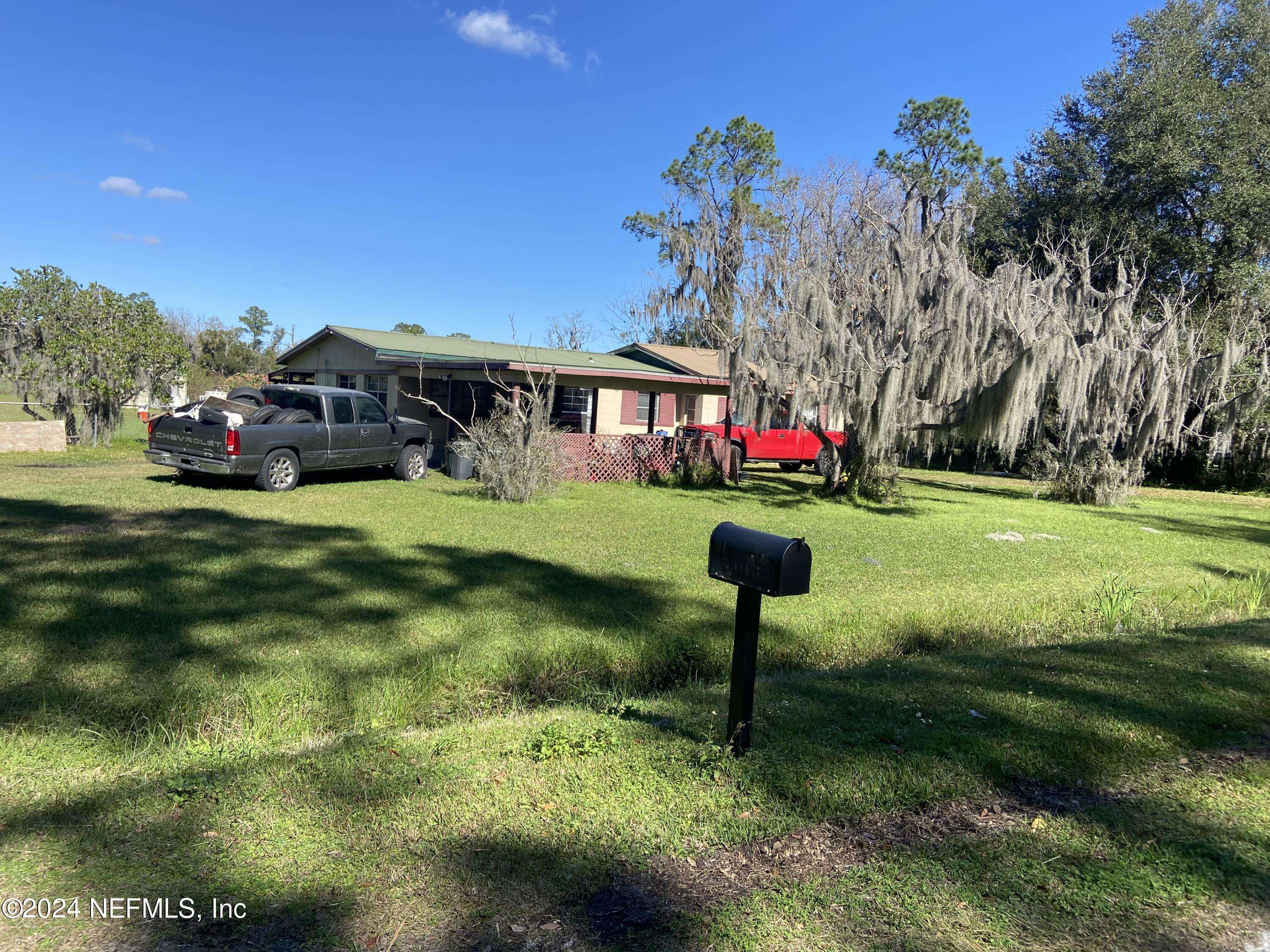 East Palatka, FL 32131,166 E RIVER RD