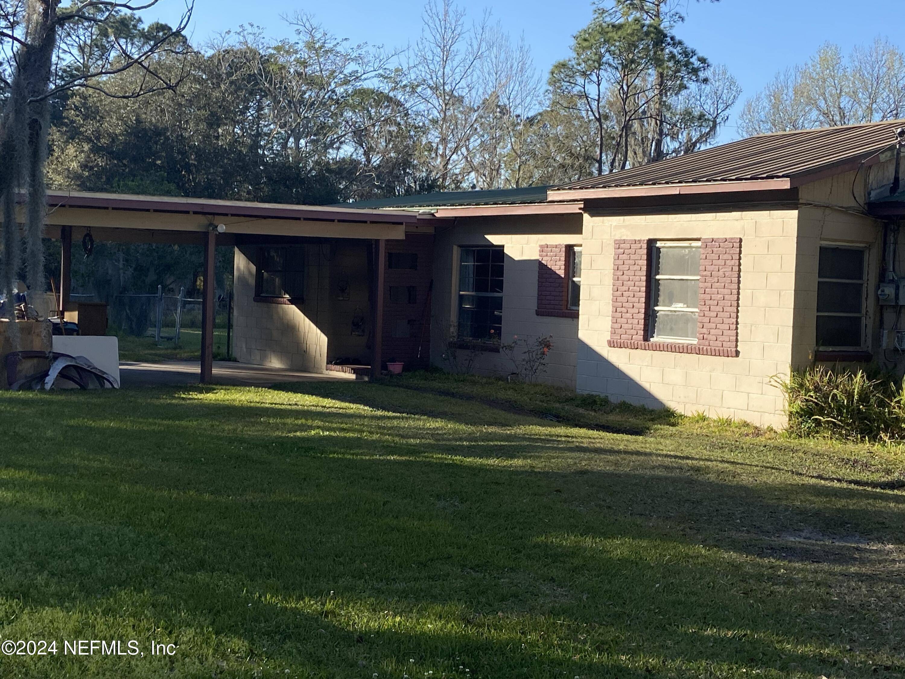 East Palatka, FL 32131,166 E RIVER RD