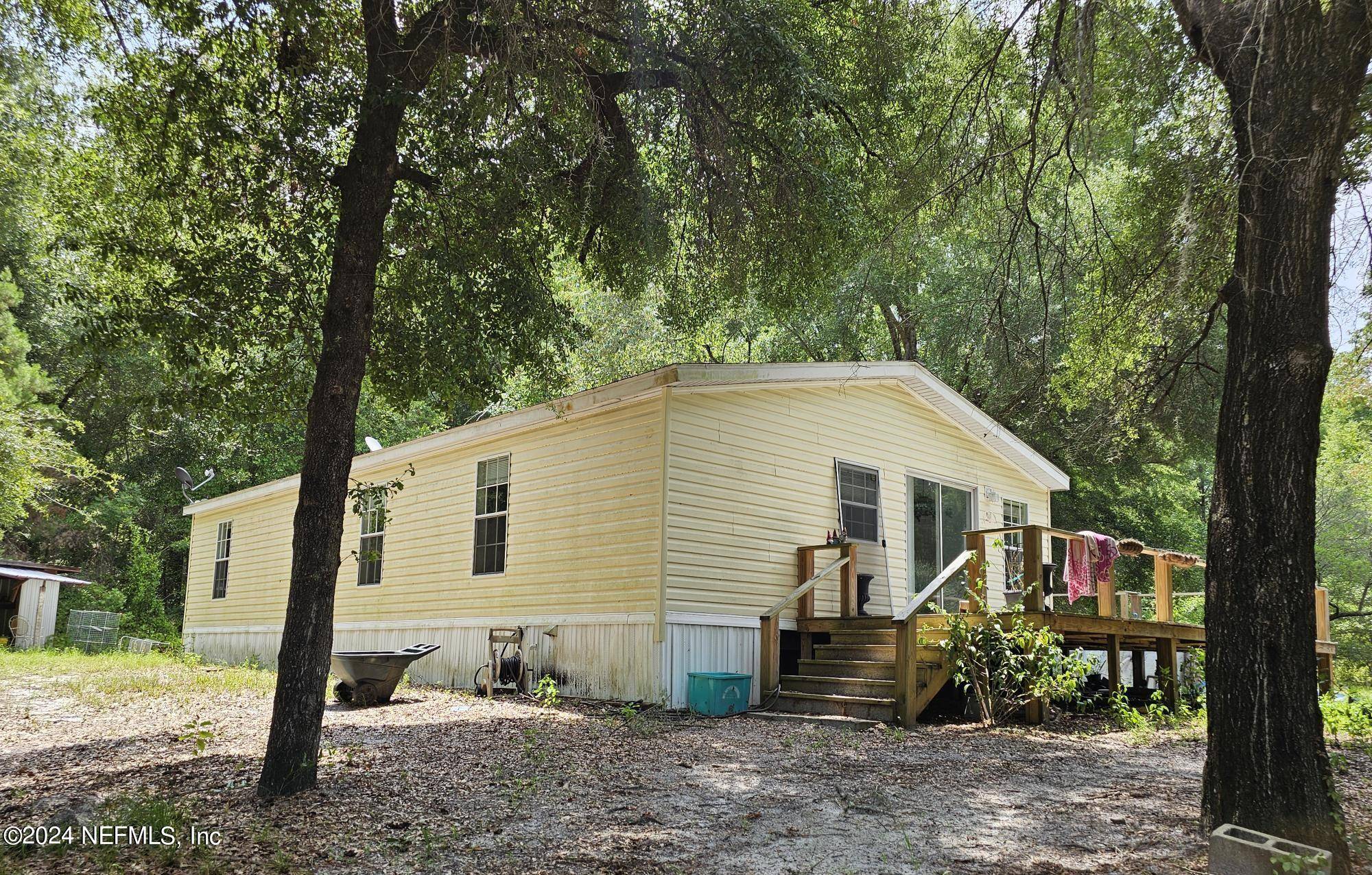 Welaka, FL 32193,254 BEECHER SPRINGS RD